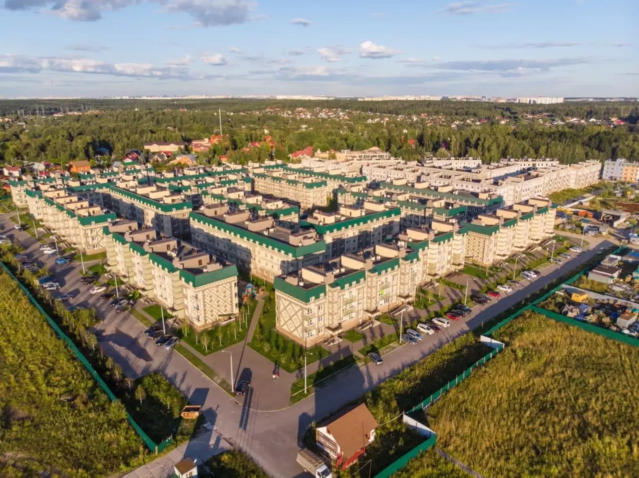 Продам квартиру в Солманово по адресу , 83, площадь 622 квм Недвижимость Московская  область (Россия)  Запроектированы однокомнатные, двухкомнатные и трехкомнатные квартиры, площадью от 28 до 89 кв